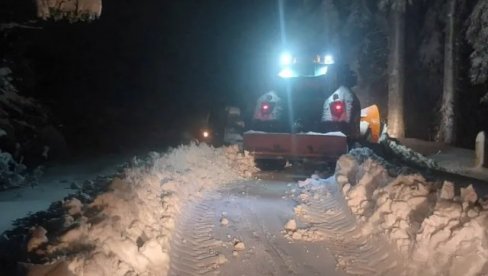 KIJAMET U HRVATSKOJ: Palo 80 cm snega, situacija se ne poboljšava