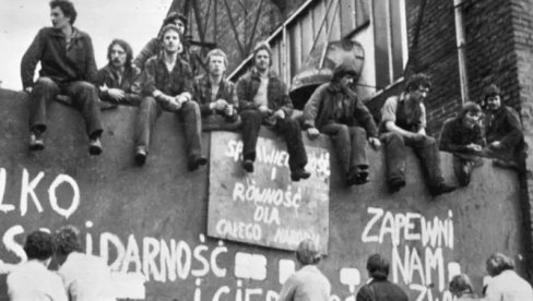 VARŠAVA OD MOSKVE TRAŽI ODŠTETU ZA "BOLI" ZBOG SSSR: Poljska smatra i da su im Nemci ostali dužni stotine milijardi evra za Drugi svetski rat