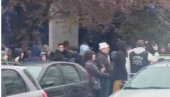 FAŠISTI! Blokaderska banda došla ispred odbora SNS-a u Kuli (VIDEO)