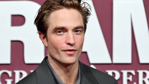 РОБЕРТ ПАТИНСОН ЈЕДНОМ РЕЧЕНИЦОМ ЗАПАЛИО ИНТЕРНЕТ: Његов одговор је све открио! (ВИДЕО)