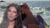 ЗАНОСНА КОСЈЕРИНА: Спала јој бретела, препланула и срећна на плажи (ВИДЕО)