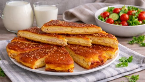 СЛАНА ЛЕЊА ПИТА КОЈА СЕ ТОПИ У УСТИМА: Мирис домаће кухиње који враћа у детињство