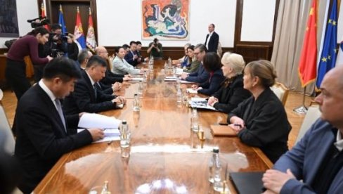 SRBIJA VISOKO CENI ČELIČNO PRIJATELJSTVO SA KINOM I PREDSEDNIKOM SIJEM Vučić se sastao sa delegacijom kineske provincije Hebei (FOTO)