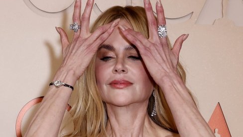 ВИДЕО ОД КОГА ЋЕ КИТУ УРБАНУ ПРОКЉУЧАТИ КРВ: Никол Кидман са новим дечком!