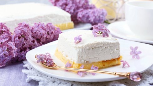 ZA PROBIRLJIVE SLADOKUSCE: Nežni kolač sa šlagom