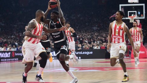 JEZIVE SCENE NA DERBIJU! Grobari ispalili topovske udare, pogođeno dete! Stravičan prizor u Areni, decu sklanjaju s tribina!