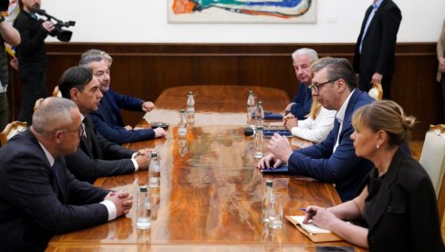 VUČIĆ POČEO KONSULTACIJE: Predsednik sa predstavnicima Pokreta socijalista