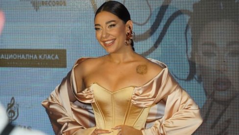 ПЕВАЧИЦА ОТКРИЛА ДА ИМА ДЕЧКА: Нема разлога да то кријем