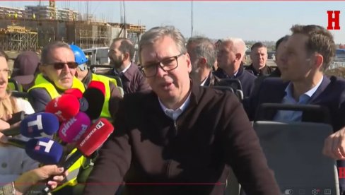 БЛОКАДЕРИ СУ УНИШТИЛИ УНИВЕРЗИТЕТЕ Вучић: Податак да је прошле године 12.000 људи мање дипломирало вам је јасан какав је злочин учињен