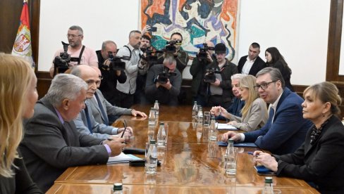 VUČIĆ NASTAVIO KONSULTACIJE: Predsednik razgovara sa predstavnicima PUPS