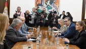 VUČIĆ NASTAVIO KONSULTACIJE: Počeo razgovor predsednika sa predstavnicima stranke Mi - glas iz naroda