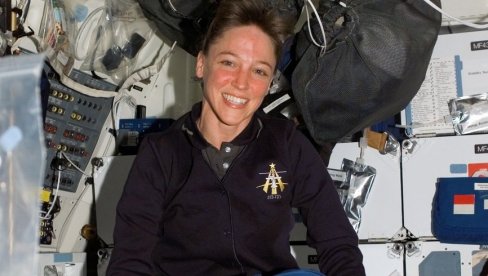 БИЗАРНА ПРИЧА ЗАЉУБЉЕНЕ АСТРОНАУТКИЊЕ КОЈА ЈЕ ИЗГУБИЛА СВЕ: Ставила је пелене, наоружала се и кренула за ривалком (ФОТО)