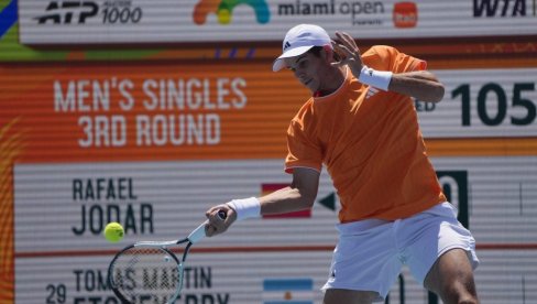 NOVAK ĐOKOVIĆ GLEDA I NEVERUJE: Pojavio se novi Rafa! "Klinac" je upravo osvojio ATP titulu