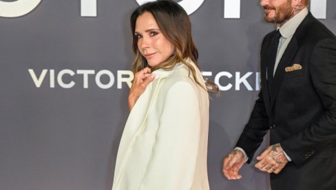 ВИКТОРИЈА БЕКАМ ПОСТАЛА ПЛАВУША: Велика промена супруге Дејвида Бекама (ФОТО)