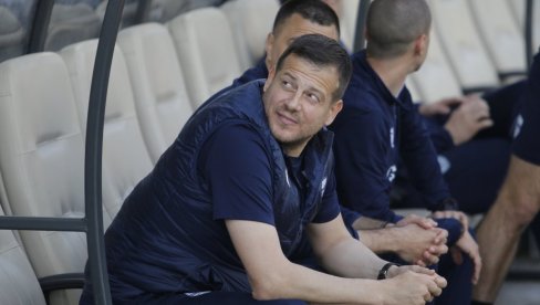 NISMO ROBOVI, NEGO MUČENICI! Nenad Lalatović pred meč Crvena zvezda - Novi Pazar