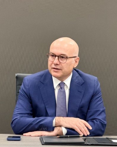 BRUTALNA PORUKA VUČEVIĆA: Vlada je pala zbog tuče, političari Đokić i Sinani bez trunke saosećanja za stradalu devojku!