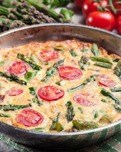 PRSTE DA POLIŽETE: Omlet sa šparglama