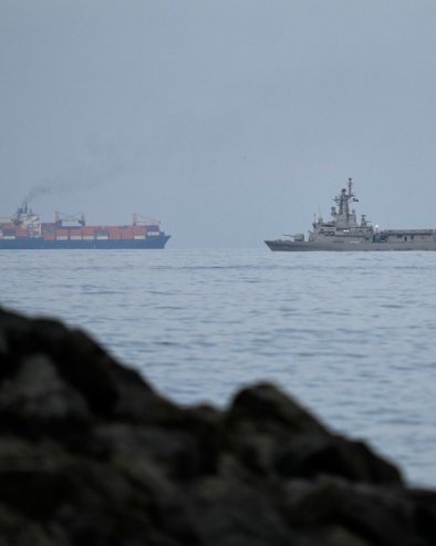 Инцидент у близини Ормуског мореуза: Отворена ватра на теретни брод