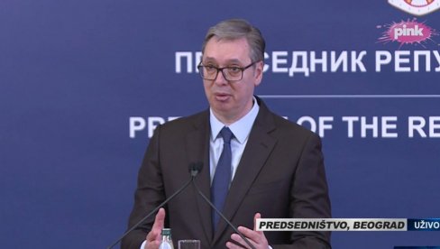 ПОНОСАН САН НА ТО ДА СМО УСПЕЛИ ДА ОБЕЗБЕДИМО НАЈБОЉЕ И НАЈСКУПЉЕ ЛЕКОВЕ НА СВЕТУ: Вучић на потписивању уговора између РФЗО и АстраЗенеке