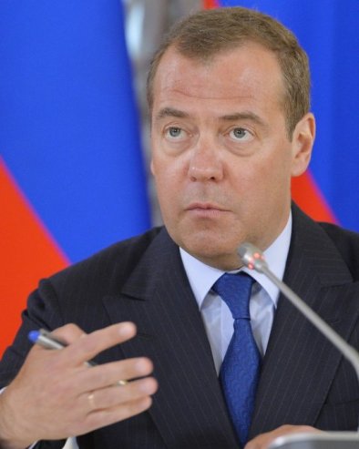 NJIHOVE KOMPANIJE SU SVETE KRAVE Medvedev: Moramo prevazići privremeno upravljanje stranom imovinom