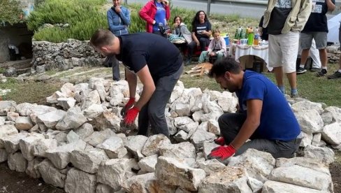 OBNAVLJANJE SUVOZIDA: Harmonija kamena, graditelja i prirode (FOTO)