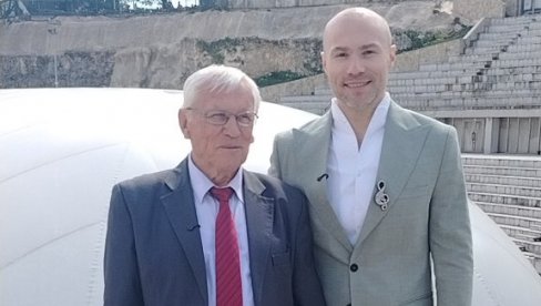 ПОТПУНИ ФЕНОМЕН: Како је Миланче Радосављевић успео да у деветој деценији живота поставља нове стандарде на музичкој сцени (ФОТО)