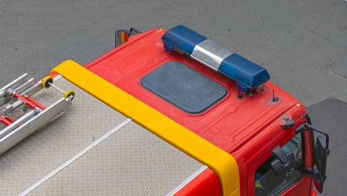 VELIKI POŽAR U OBRENOVCU: Gorela zgrada napuštenog starog mlina