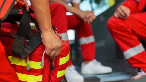 DETE (3) PALO SA ŠESTOG SPRATA: Mališan bio u stanu sa sestrom