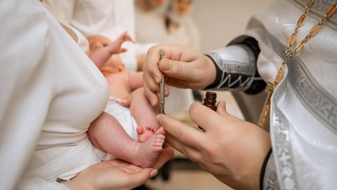 BEBE ROĐENE NA VASKRS SMATRAJU SE BLAGOSLOVENIM: Prema narodnom verovanju pratiće ih sreća i zaštićeni su od zla