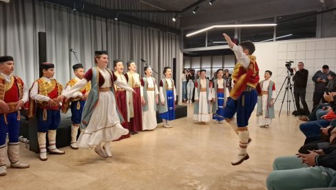 ЗА ДЕЦУ ОРАХОВЦА САКУПИЛИ 20.000 €: У Никшићу одржан хуманитарни концерт за наше најмлађе сународнике на Косову и Метохији (ФОТО)