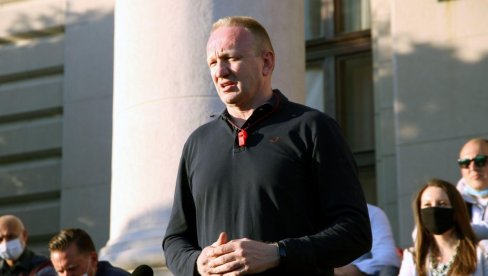 NOVI HAOS U BLOKADERSKIM REDOVIMA Veljković udario na Đilasa: Poručio mu da 14 godina nije pobedio Vučića