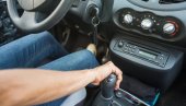 Trećina vozača ne zna: Šta znači ovaj znak u automobilu