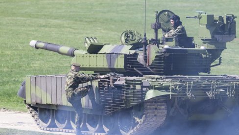 POGLEDAJTE VEŽBU OKLOPNIH JEDINICA: Gađanja iz modernizovanih tenkova (FOTO)