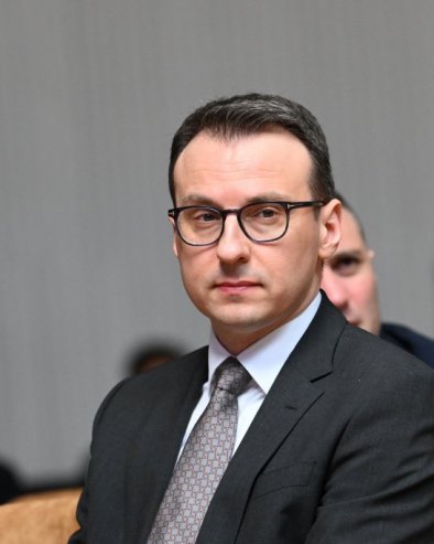 РАШИЋУ, НЕЋЕ ТИ ПРОЋИ! Петковић брутално одбрусио министру који је гласао да се Срби прогласе геноцидним народом