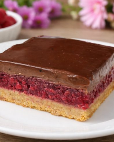 ЧОКО МАЛИНА КОЦКЕ: Десерт који осваја на први залогај