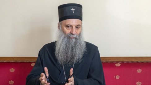 ПРАЗНИЧНА ЛИТУРГИЈА У ПЕЋКОЈ ПАТРИРШИЈИ: Патријарх Порфирије на Косову и Метохији