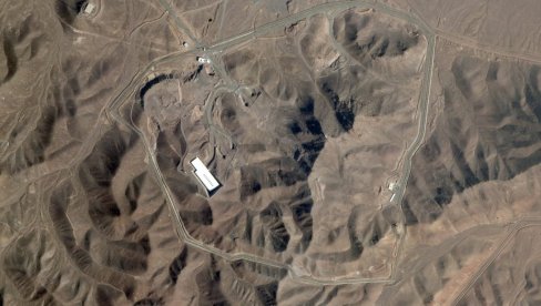 DOK SVI ČEKAJU PREGOVORE, SATELITSKI SNIMCI ŠOKIRALI: Pogledajte šta Iran gradi oko ključnog nuklearnog postrojenja