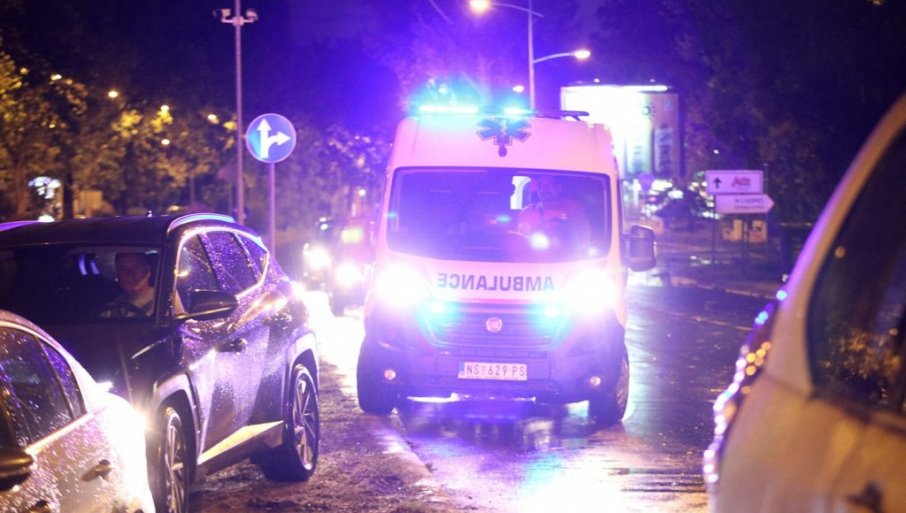 БИЦИКЛИСТА ТЕШКО ПОВРЕЂЕН: Саобраћајна несрећа на углу Вишеградске и Кнеза Милоша