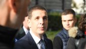 ШЕСТ ТАЧАКА ПРОПАСТИ МИЛОША ЈОВАНОВИЋА Пипер: Завршио си политичку каријеру, у октобру добијаш печат!