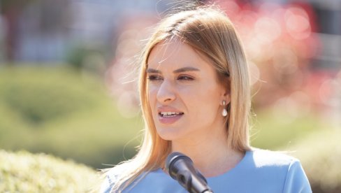 UGOVORI VREDNI VIŠE OD 97 MILIONA DINARA SAVEZIMA OSOBA SA INVALIDITETOM Stamenkovski: Gradimo svaki kutak naše zemlje po njihovoj meri