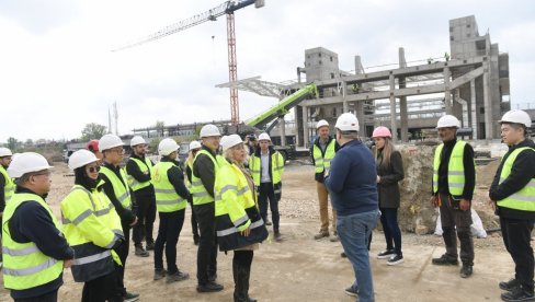 NAPREDUJU RADOVI NA KOMPLEKSU ŽELEZNIČKE STANICE NOVI BEOGRAD Sofronijević: Nastavljamo da gradimo Srbiju
