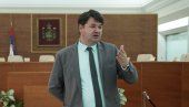 PETROV: Na izborima borba između SNS i fluidnog udruženja građana