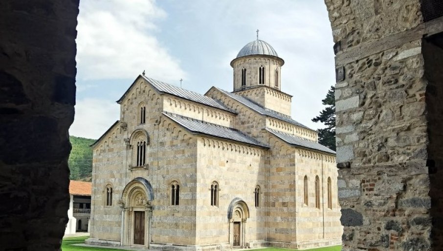 КУЛТУРНИ ГЕНОЦИД НАД СРБИМА: Куртијево отимање српског наслеђа на КиМ - Морамо познавати српску историју да бисмо могли да је бранимо