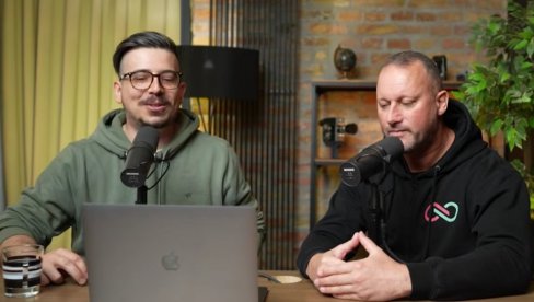 ПИЋУ ОД ПОДНЕВА ЧИВАС СТАР 12 ГОДИНА Нађ Алекос ишчекује резултате избора: Ако Тиса победи, извадићу свој пиштољ, изаћи на улицу и пуцати