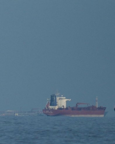 АРАГЧИ ОДГОВОРИО ТРАМПУ: Ормуски мореуз није амерички, бежите одавде