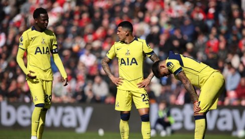 UŽASNI SU! Legendarni fudbaler Liverpula već preselio Totenhem u Čempionšip