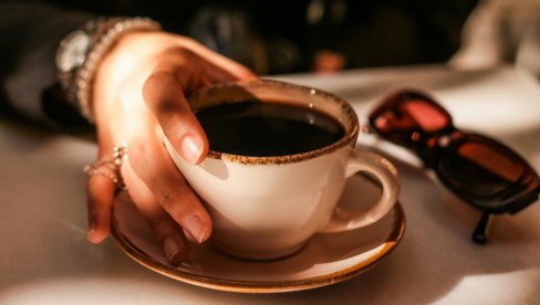 ПОСТОЈИ ИДЕАЛНО ВРЕМЕ ЗА ПИЈЕЊЕ КАФЕ: Нутриционисткиња открива зашто баш тад
