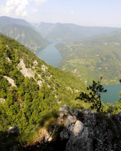 На одмору још 140 ђака: Деца из Прве обреновачке основне школе данас отишла на Тару