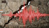 ТРЕСЛА СЕ АМЕРИКА: Предмети падали са полица, снажно је љуљало