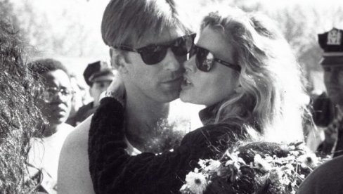 Прошло је 24 године од њиховог бурног развода, а сада га је шокирала својим потезом: Цео свет гледа објаву Ким Бесинџер! (ВИДЕО)